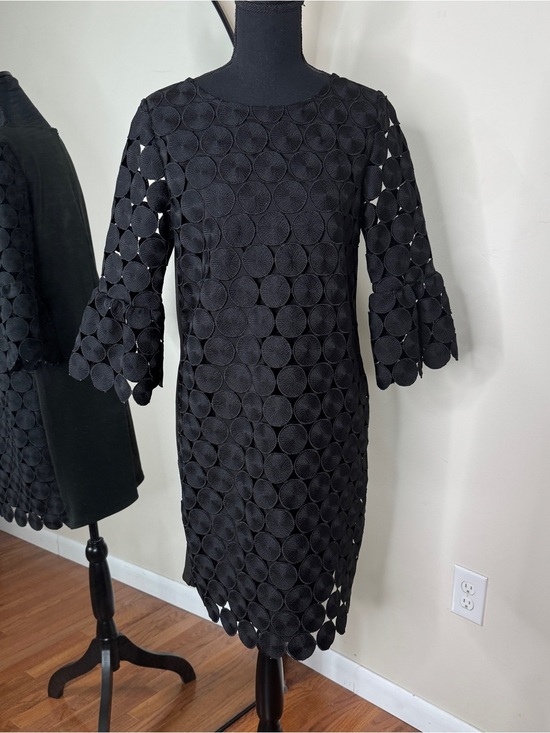 Ann Taylor Dresses & Skirts - Ann Taylor Circle Crochet Lace Dress Size 6 3/4 Bell Sleeve Lined Party Black